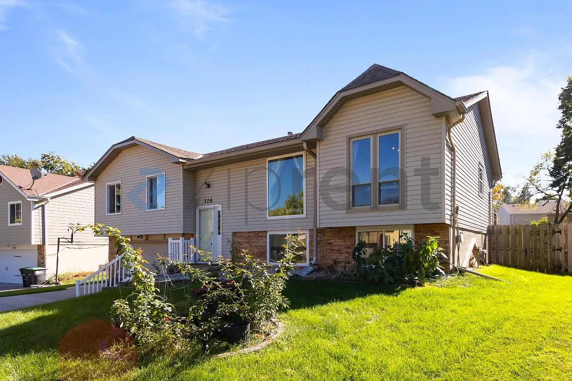 4 bed, 2.5 bath, 2059 sqft, $2,725 — Photo 4