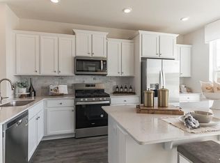 21 Sisters Farmstead Rd, Mount Laurel, NJ 08054