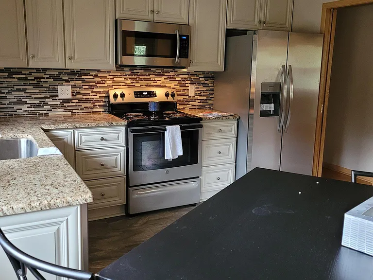 3027 S 83rd St #UPPER — Photo 19