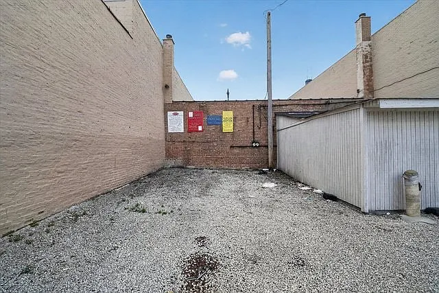 607 W Roosevelt Rd — Photo 50