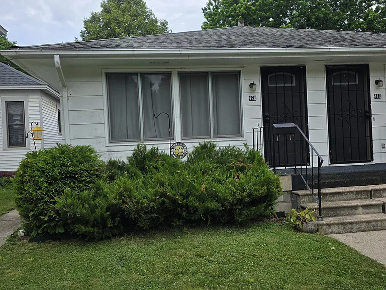 420 S Front St — Photo 1