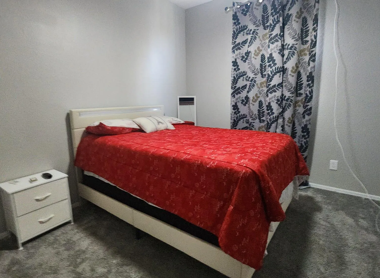 4 bed, 2.0 bath, 2630 sqft, $1,001 — Photo 1
