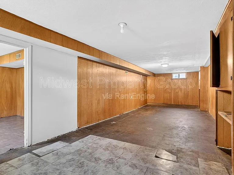 10027 Lilac Ave — Photo 16