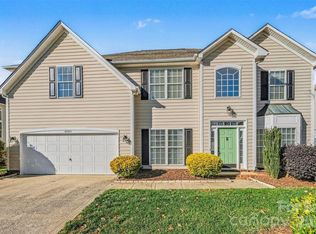 8123 Brookings Dr, Charlotte, NC 28269