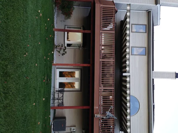 2692 Fairway Dr, York, PA 17402