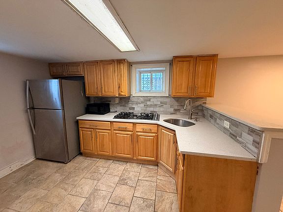 2nd image of 41 Randolph Ave #Be