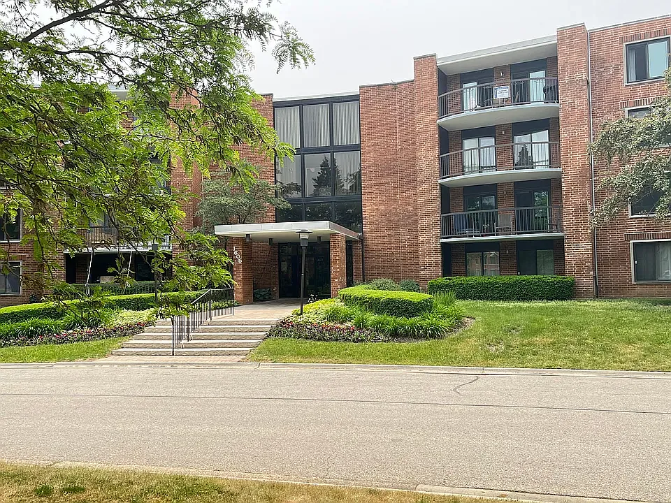 1605 E Central Rd #202A