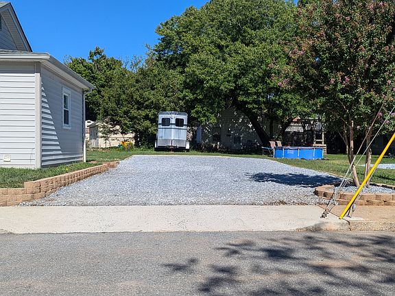 4th image of 1358 McKinney Ave
