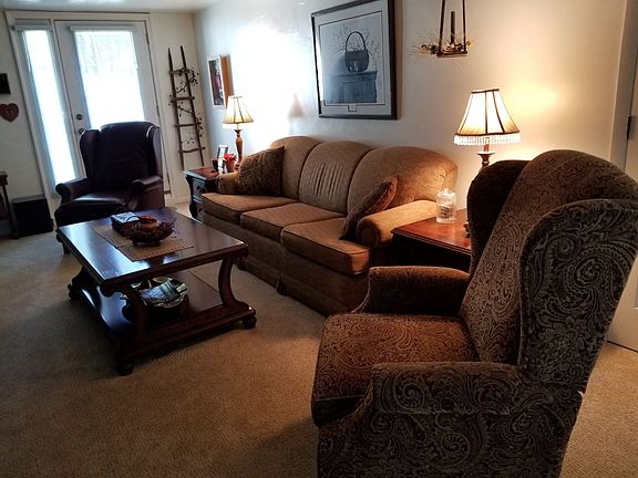 5th image of 47 Deerfield Dr