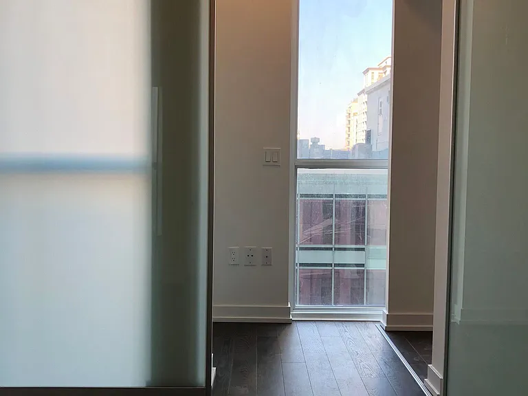 1 Yorkville Ave #704 — Photo 7