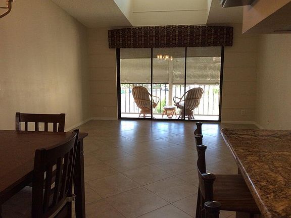 5th image of 812 Sky Pine Way #A3