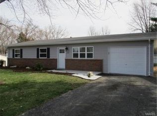 275 Ramsey Ln, Ballwin, MO 63021