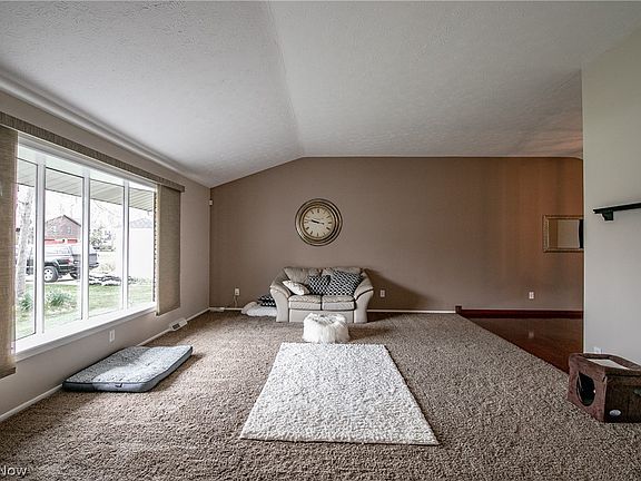 4th image of 20746 Parkwood Ln