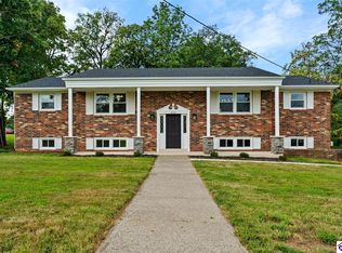 952 Sunset Dr, Radcliff, KY 40160