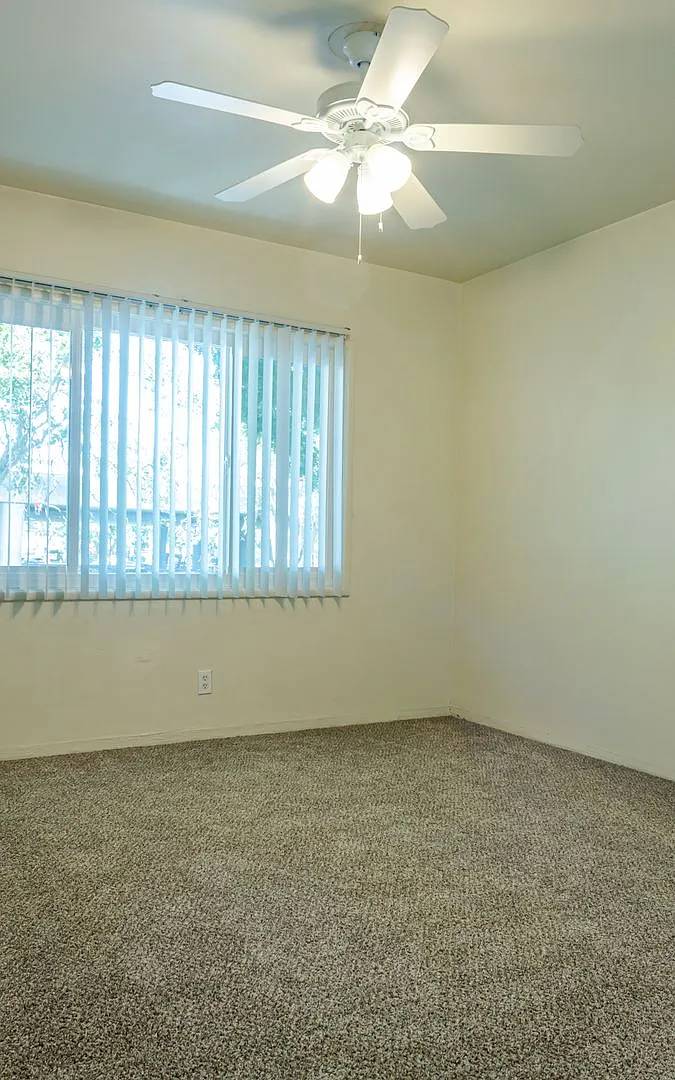 X Street Apartments — Photo 2