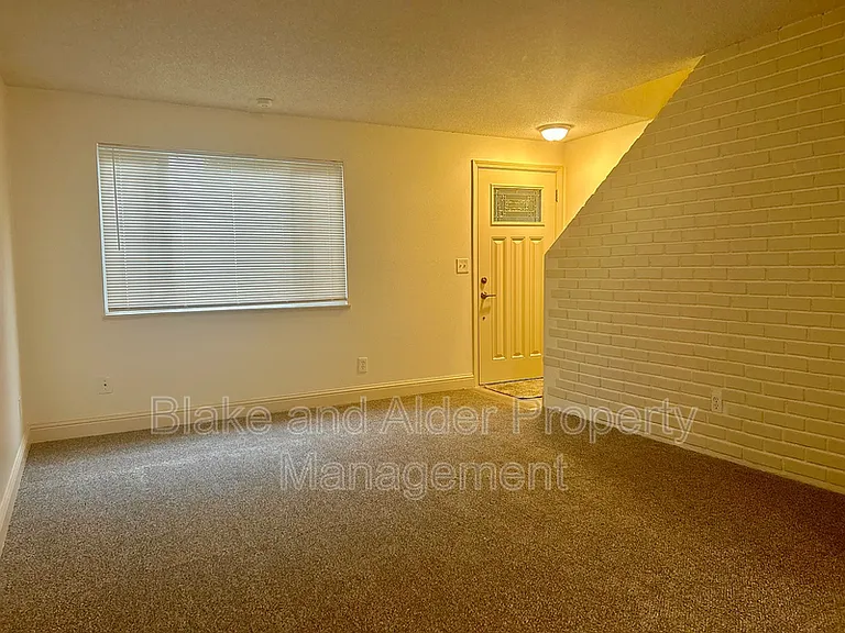 4103 NE Killingsworth St — Photo 4