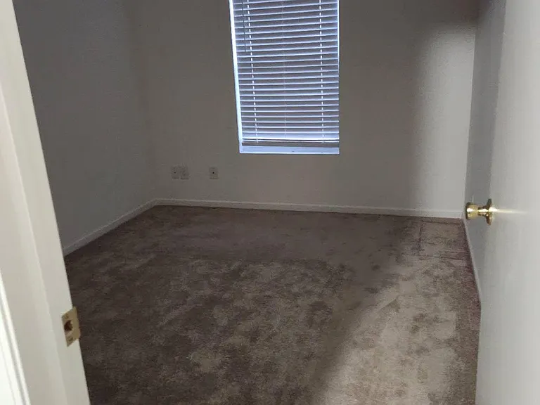 1626 Carriage Cir — Photo 10