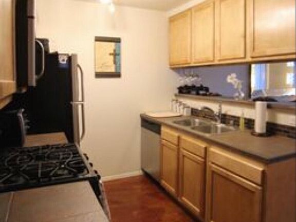 4th image of 3624 10th St NW