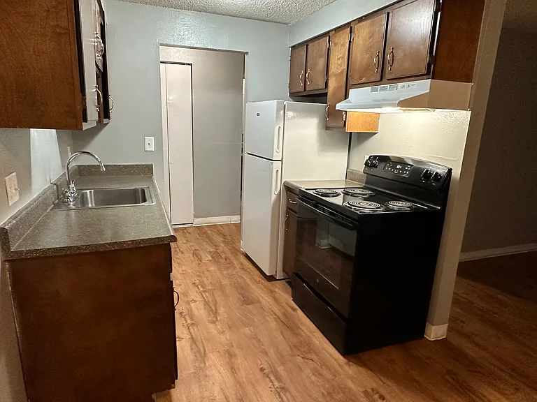 Prospect Pointe Apartments — Photo 27