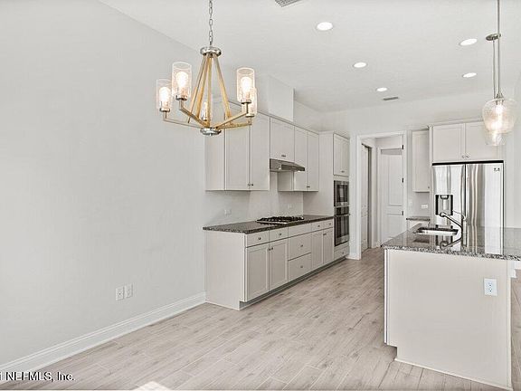5th image of 3103 Pescara Dr