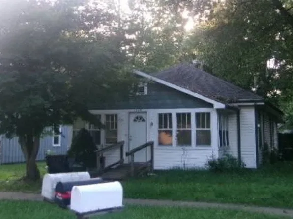1204 Catherine St, Metropolis, IL 62960