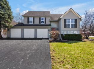 6389 Crossland Blvd, Gurnee, IL 60031