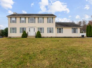 28 Nicesca Dr, East Haven, CT 06513