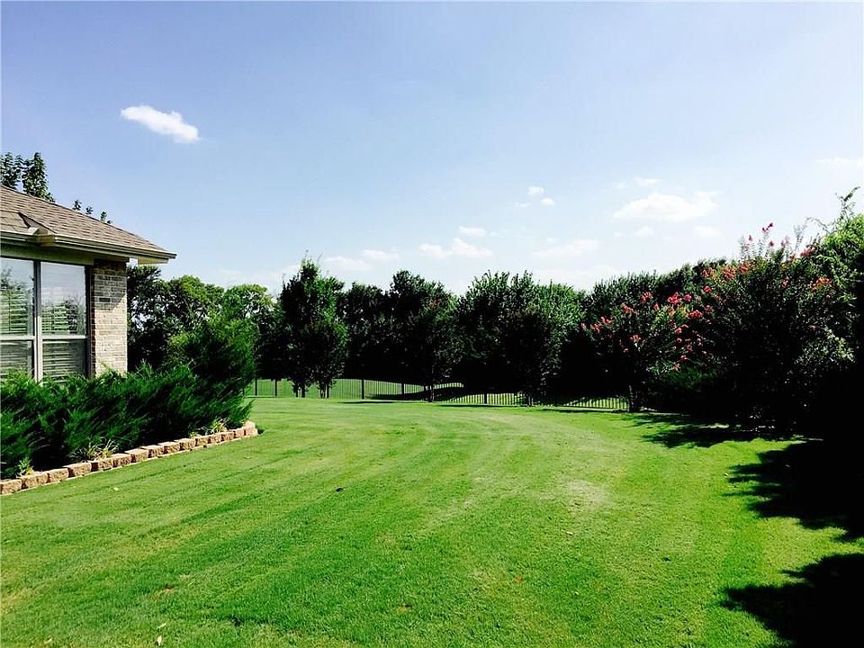2nd image of 716 Harlequin Dr