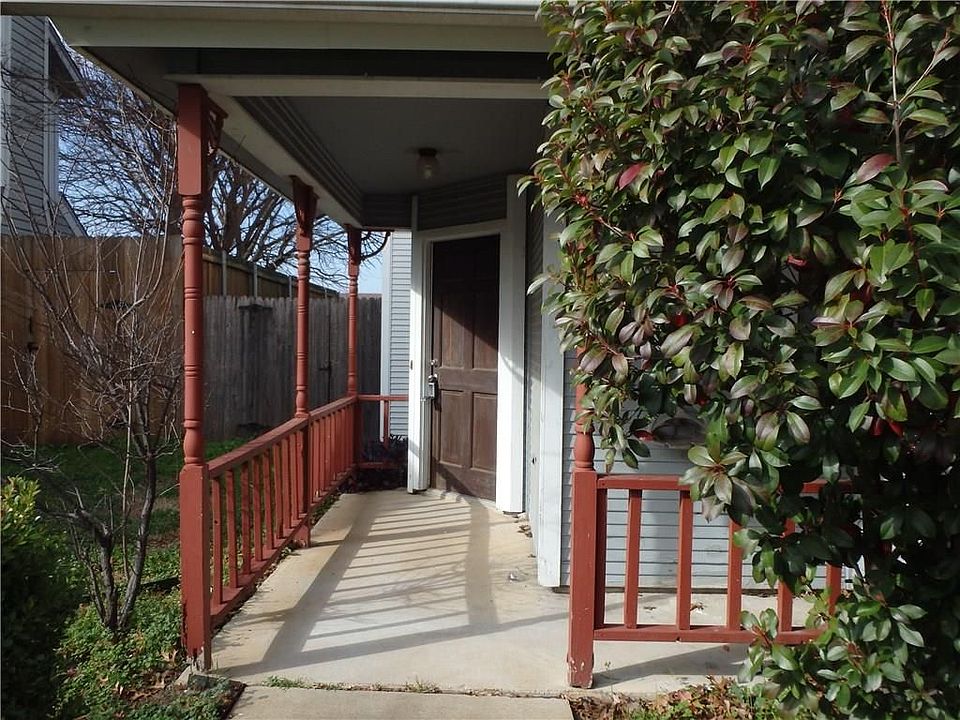 2nd image of 625 Manco Rd APT 118