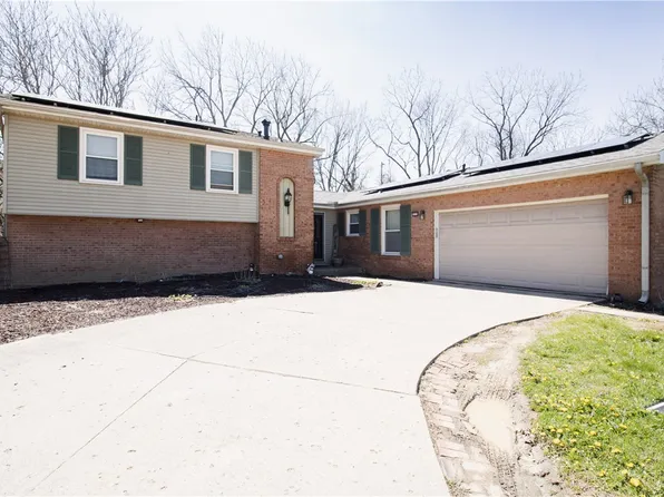 2173 Longwood Ct, Decatur, IL 62526