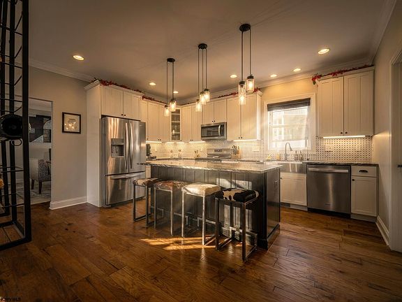 3rd image of 130 Sadie Ln