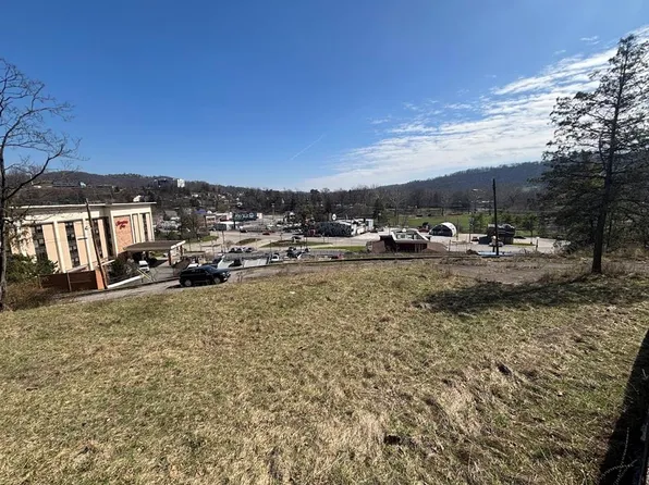 12 Corliss Terrace, Wheeling, WV 26003