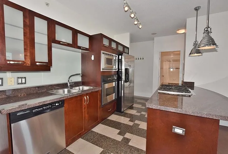 1228 W Hastings St #1902 — Photo 6