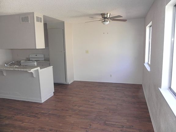 2nd image of 2819 W Fairmont Ave APT 103