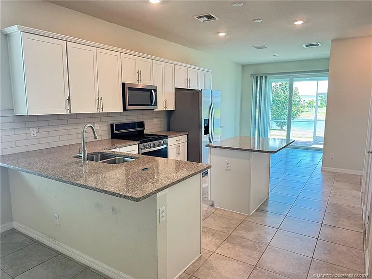10214 SW Captiva Dr — Photo 4