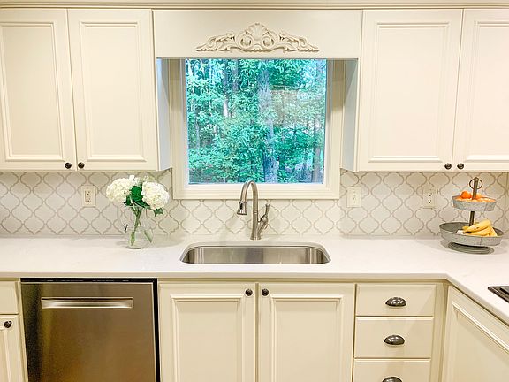 3rd image of 9538 Kingston Crossing Cir