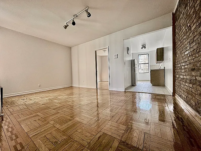 Building Photo - 86 Haven Ave #51