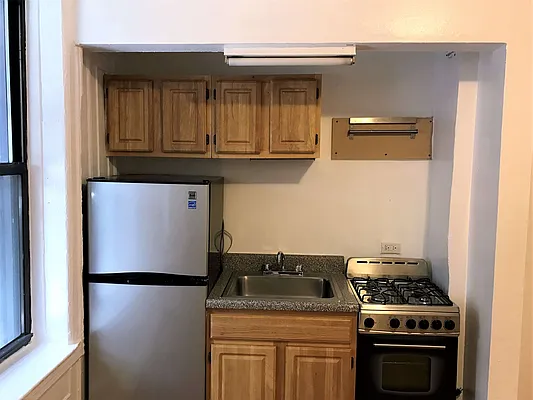 Rented by CITY SKYLINE REALTY INC | media 9