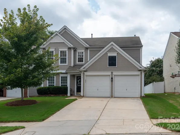 9216 Bellegarde Dr, Charlotte, NC 28277