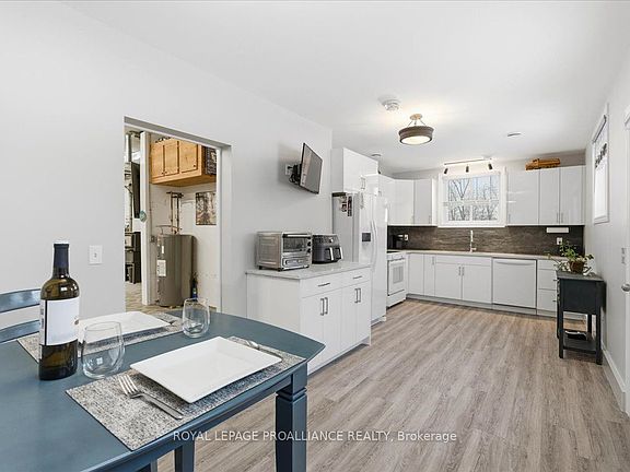 3rd image of 555 Douglas Rd