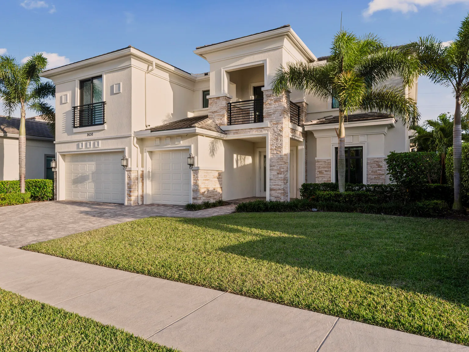 5 bed, 5.5 bath, 4632 sqft, $25,000 — Photo 2