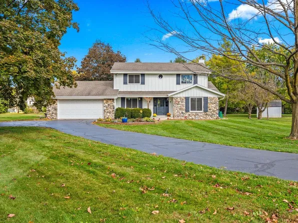 S83W32784 N Oak Tree COURT, Mukwonago, WI 53149