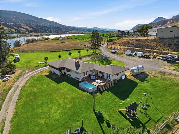 2nd image of 1808 & 1860 Shuswap Rd E