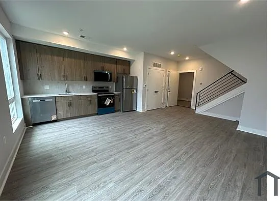 2 bed, $1,700 — Photo 1