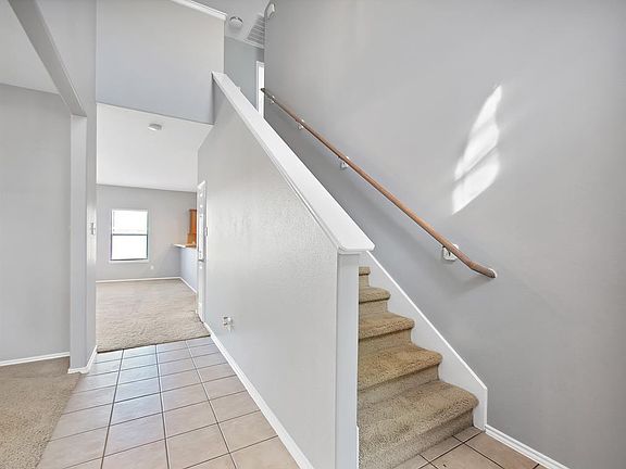5th image of 2106 Vermillion Oak St