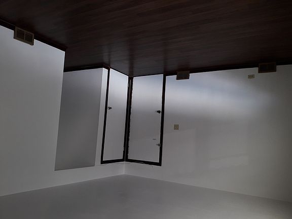4th image of 2013 N 18th Ave Floor 2