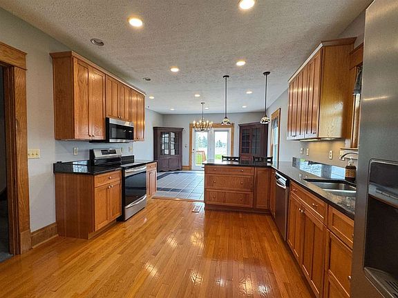5th image of 2842 Willow Grove Rd