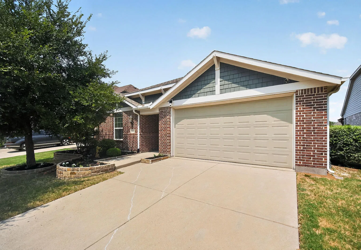 4 bed, 2.5 bath, 2123 sqft, $2,750 — Photo 2