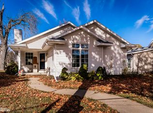 109 3rd St SE, State Center, IA 50247