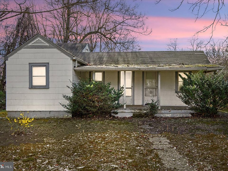 1st image of 140 Barrett Heights Rd